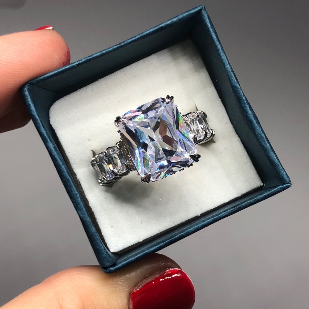 10ct AAAAA CZ Radiant cut engagement ring